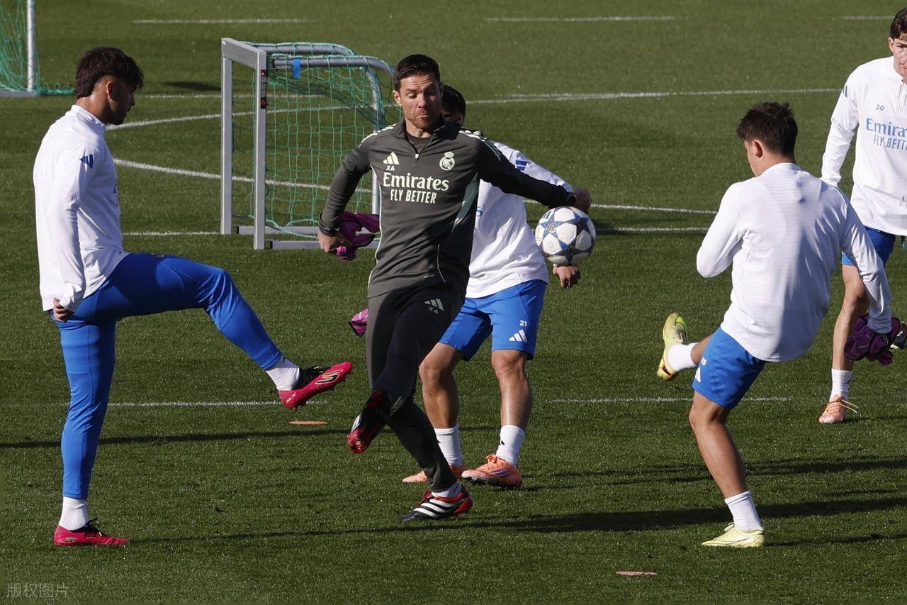 欧冠皇马险胜奥林匹亚科斯，球迷不服气质问，得知原因后沉默不语